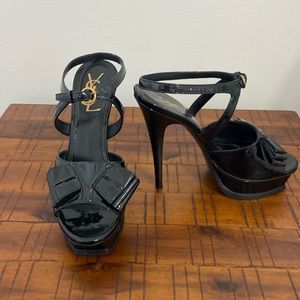 Yves Saint Laurent Patent Leather Bow Accents Slingback Sandal. Size 37.